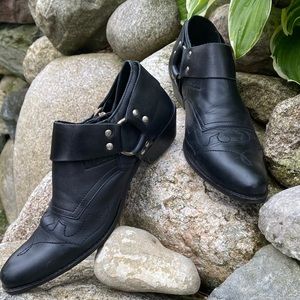 Black Harness booties